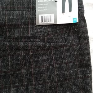 Millennium Women's Cropped Pants - Black